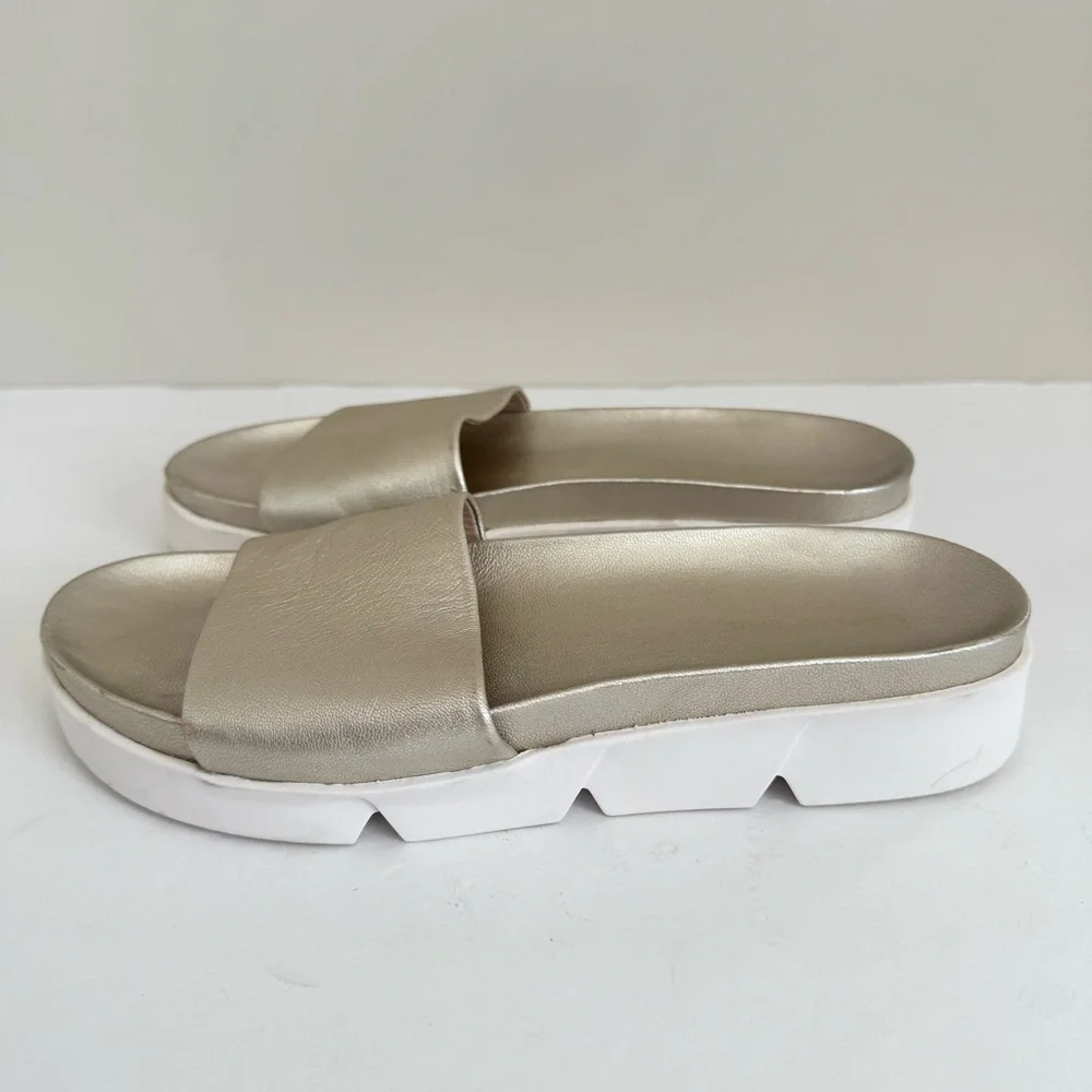STUART WEITZMAN Landside Pewter Metallic Leather Slide Sandals 8.5